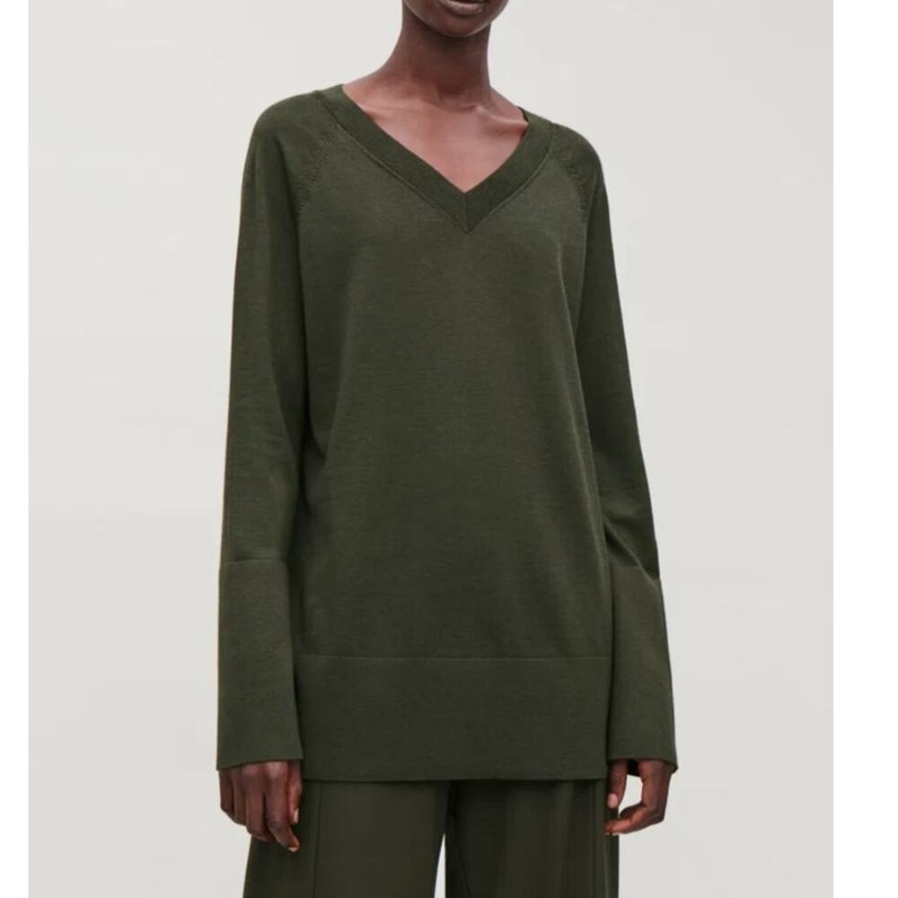 Cos 100% Wool Lightweight V Neck Sweater Oversized Dark Olive Green Size XS